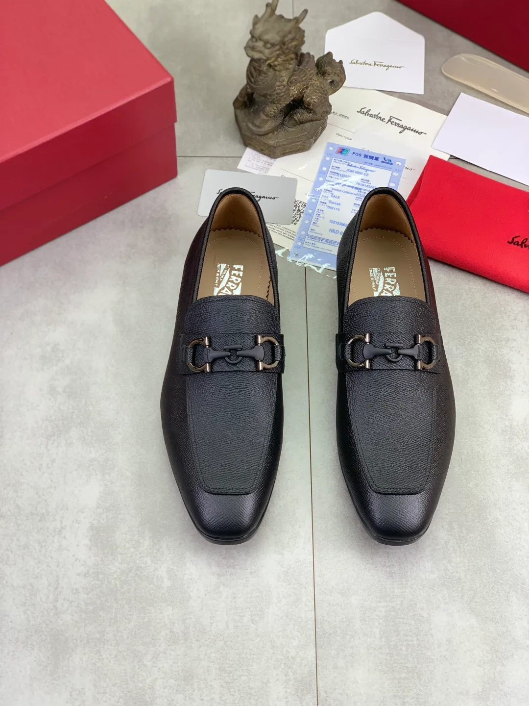 Men's men's shoes 💰P600💰[New model] High quality water-dyed cowhide 🆘[Salvatore Ferragamo] Ferragamo's latest casual business leather shoes for men! Listed simultaneously! The fabric is made of specially imported original calfskin, and the interior is made of imported water-dyed cowhide. It is absolutely luxurious and leads the fashion trend. High-end rubber outsole, size: 38-44 (45 and 46 can be customized) 5️⃣ colors available